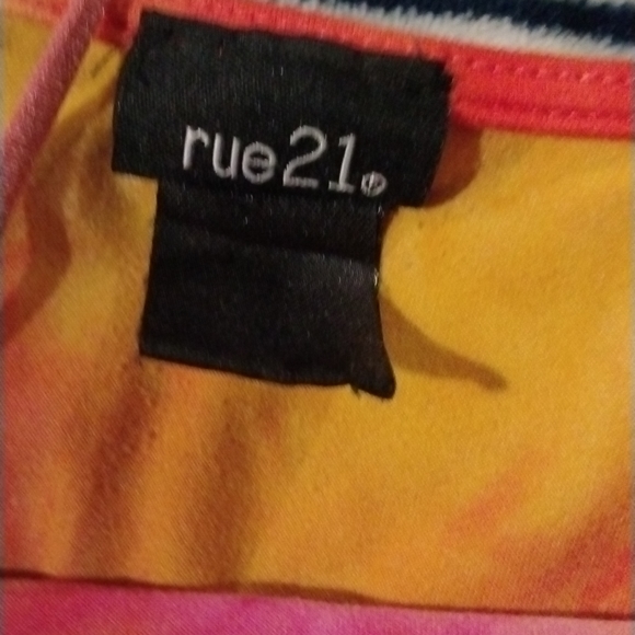 A body suite - Picture 2 of 2